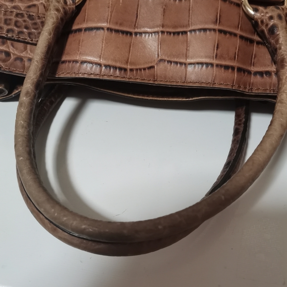 MICHAEL KORS HAMILTON LOCK AND KEY CROCODILE EMBOSSED LEATHER BAG - Picture 5 of 11